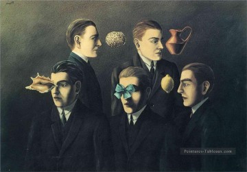 René Magritte œuvres - les objets familiers 1928 René Magritte